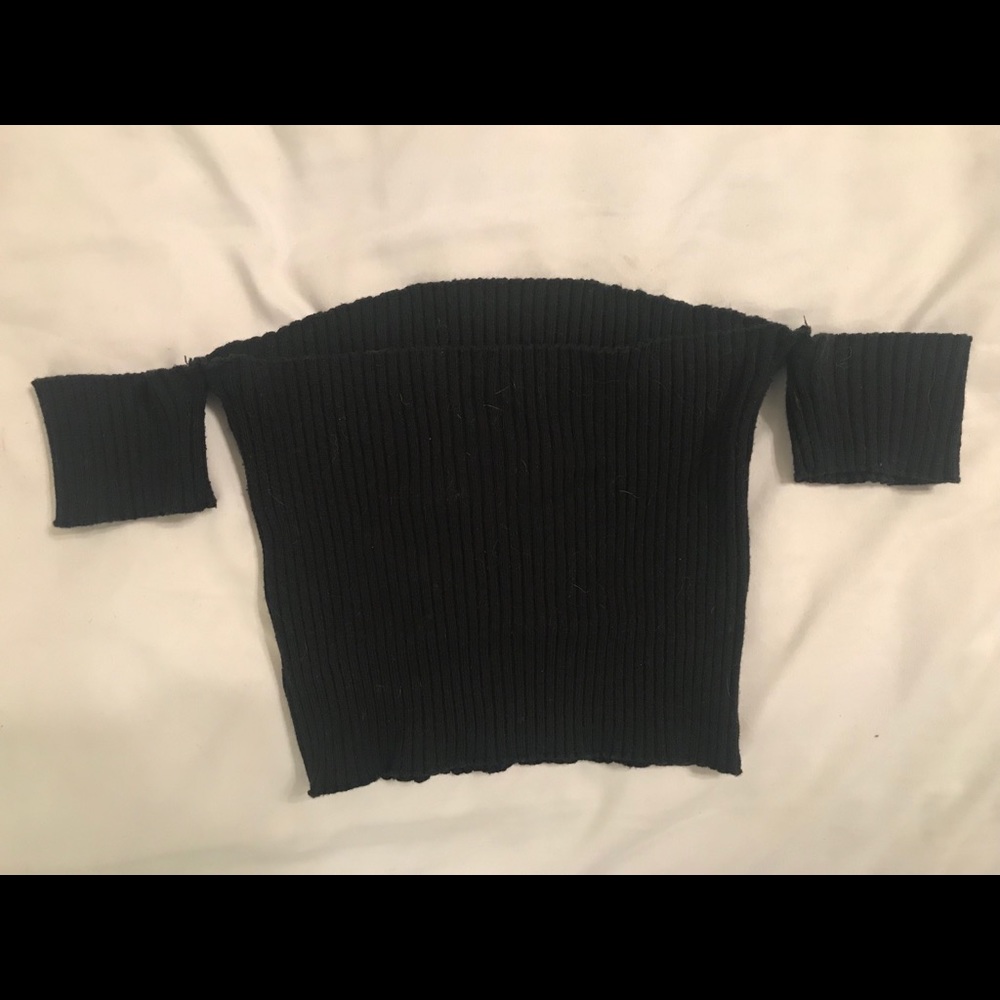 Off shoulder crop top